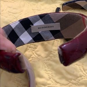 Burgundy/red Burberry headband (one)